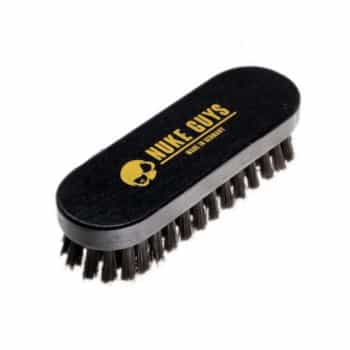 Brosse ergonomique en crin de cheval Nuke Guys, petite