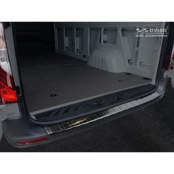 Protection de seuil arrière en acier inoxydable noir Mercedes Sprinter III 2018 - 'Ribs'