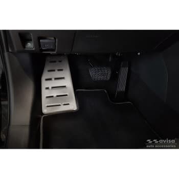 Repose-pieds en acier Avisa adapté au Toyota RAV4 V 2018-
